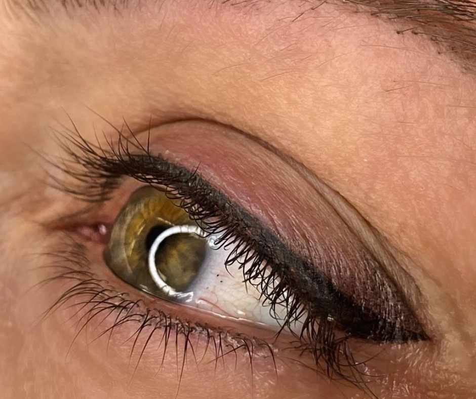 corso di dermopigmentazione - tatuaggio eyeliner allieva prima corso di formazione